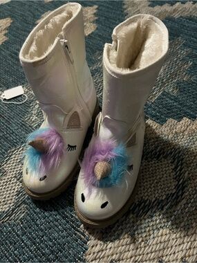 Cat & Jack Iridescent Unicorn Boots with Purple & Blue Fur
